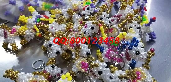 11月9日，手工活加工，可以帶回家做的手工活，長期穩(wěn)定、安全放心就選手工之家，圖為勵志珠珠繡串珠小飾品實拍