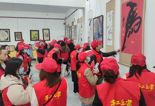 負(fù)責(zé)任，就是好好做珠繡手工事業(yè)--- --- 記手工之家優(yōu)秀代理加工補貼政策之優(yōu)秀代理楊女士
