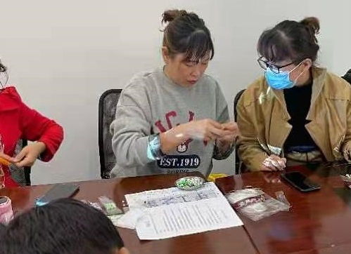 返鄉(xiāng)創(chuàng)業(yè)，開(kāi)珠繡手工工作室是她的選擇--- --- 記手工之家優(yōu)秀代理加工補(bǔ)貼政策之優(yōu)秀代理焦女士