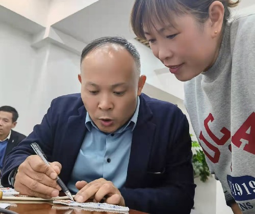 返鄉(xiāng)創(chuàng)業(yè)，開(kāi)珠繡手工工作室是她的選擇--- --- 記手工之家優(yōu)秀代理加工補(bǔ)貼政策之優(yōu)秀代理焦女士