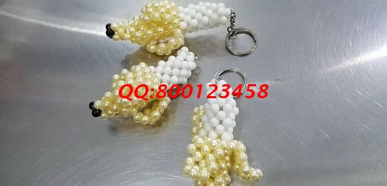 12月13日，拿回家做的手工活，珠繡串珠外發(fā)手工活衛(wèi)生安全，很多人都選擇，圖為勵志珠珠繡串珠產(chǎn)品實拍(圖1)