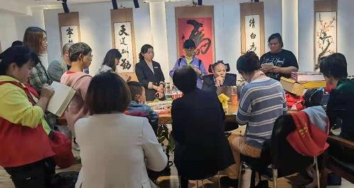 與女兒一起做手工，幸福從來都是奮斗來的------記手工之家加工補(bǔ)貼政策之優(yōu)秀合作伙伴方先生