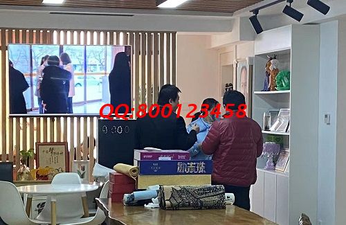 2月24日，在家做手工加工活，手工之家的珠繡串珠外發(fā)手工活，是在家手工活，圖為手工之家接待考察合作加工客戶剪影
