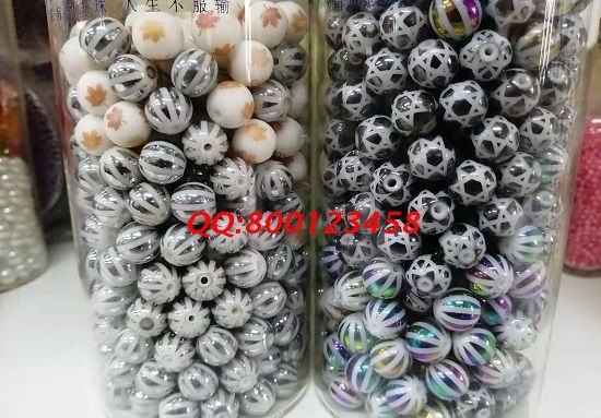 3月5日，手工工藝品在家兼職都能干，可以寄到家做的手工活，很多人選手工之家的珠繡串珠手工，圖為勵志珠珠繡串珠手工多款繡珠剪影