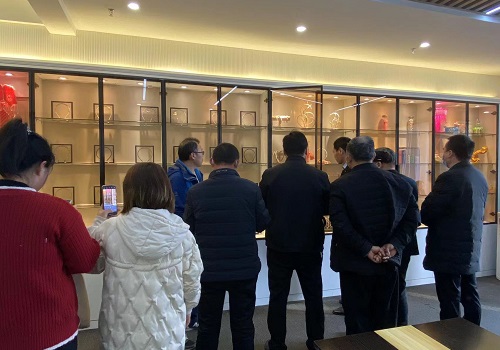 手工帶動(dòng)就業(yè)，讓農(nóng)民有事干、農(nóng)村更美麗 --- --- 記河北大名一鎮(zhèn)村領(lǐng)導(dǎo)一行來(lái)手工之家實(shí)地參觀(guān)考察
