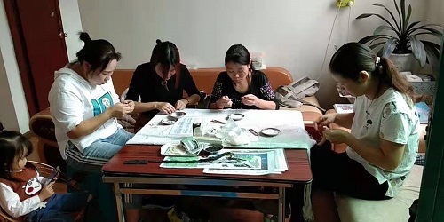 謝謝！你把愛和偉大都藏在每天的日子里 ------ 手工之家祝女士們節(jié)日快樂