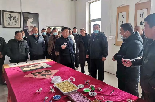 讓農(nóng)民農(nóng)閑時(shí)有份收入，他們這樣去做了 --- --- 記手工之家與邯鄲邱縣某村合作的手工培訓(xùn)室落地