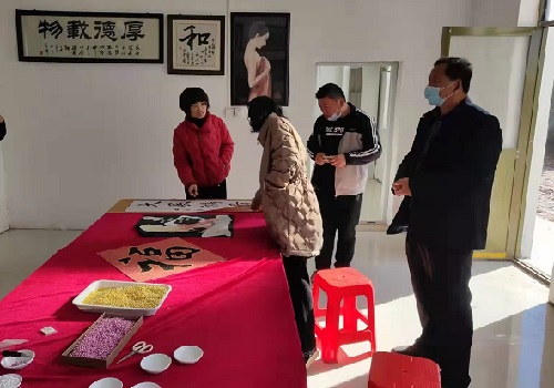 讓農(nóng)民農(nóng)閑時(shí)有份收入，他們這樣去做了 --- --- 記手工之家與邯鄲邱縣某村合作的手工培訓(xùn)室落地