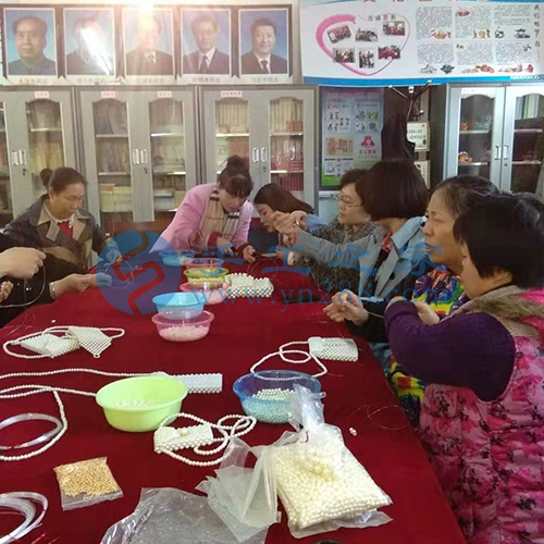 可靠的手工活串珠子，讓人做得放心、賺得舒心(圖1)
