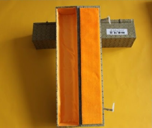 6月11日，手工活外發(fā)加工，正規(guī)手工活大批量外發(fā)加工，手工之家對(duì)珠繡手工的專(zhuān)業(yè)和全面，圖為勵(lì)志珠珠繡手工產(chǎn)品外包裝剪影