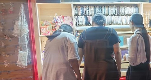 不做限制，包括加工人員在內(nèi)，大家都可以這樣掙錢--- --- 記手工之家成品銷售新平臺
