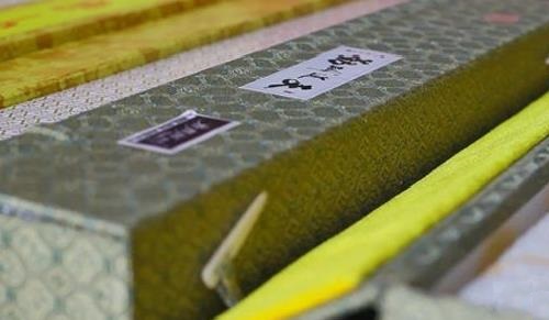 8月31日，在家做手工活賺錢，手工活正規(guī)可靠，手工之家的銷售體系是不斷開發(fā)拓展的，圖為勵志珠珠繡串珠手工產(chǎn)品外包裝剪影