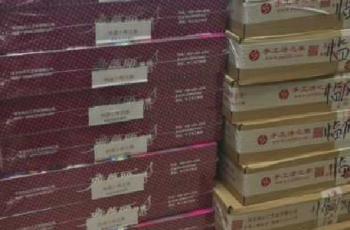 9月10日，手工活外發(fā)加工正規(guī)的廠家，正規(guī)供料的手工活，在手工之家做手工掙錢不擔(dān)心，圖為勵(lì)志珠珠繡串珠手工材料套件剪影