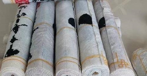 9月14日，純手工活外發(fā)加工，郵寄到家的手工活，手工之家的珠繡手工事業(yè)有系統(tǒng)服務(wù)做支撐，圖為勵(lì)志珠珠繡串珠手工產(chǎn)品剪影