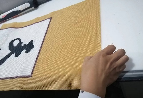9月25日，可以帶回家做的手工活，在家做手工活掙錢，手工之家是大家居家就業(yè)創(chuàng)業(yè)的好選擇，圖為勵志珠珠繡串珠手工成品倉庫驗收剪影