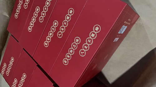 9月27日，純手工活外發(fā)加工項(xiàng)目，手工加工回收項(xiàng)目，讓產(chǎn)品合格，手工之家注重前期培訓(xùn)、驗(yàn)收標(biāo)準(zhǔn)明確，圖為勵(lì)志珠珠繡串珠手工材料發(fā)貨剪影