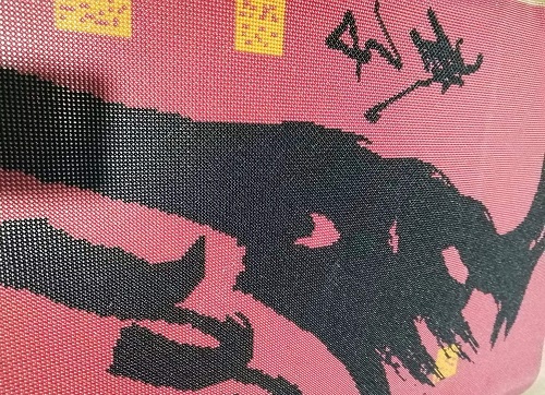 9月29日，正規(guī)供料的手工活，在家做手工活掙錢(qián)，新的季度即將開(kāi)始，手工之家的外發(fā)手工活適合大家居家就業(yè)創(chuàng)業(yè)，圖為勵(lì)志珠珠繡串珠手工產(chǎn)品剪影