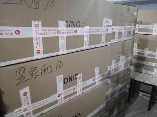 9月30日，想接正規(guī)廠家的手工活，手工活外發(fā)加工項(xiàng)目，很多人選擇手工之家手工創(chuàng)業(yè)成功，圖為勵(lì)志珠珠繡串珠手工材料倉(cāng)庫(kù)備貨剪影