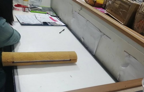 10月7日，寄到家做的手工活，正規(guī)手工活外發(fā)加工項目，在手工之家，質(zhì)量和收入是成正比的，圖為勵志珠珠繡手工成品倉庫驗貨拆除包裝剪影