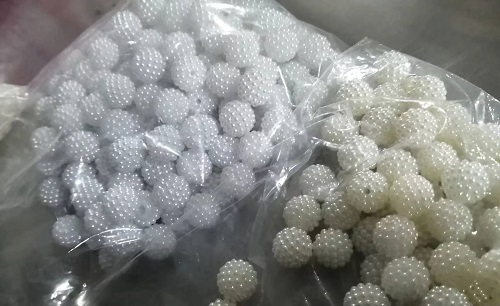 10月8日，純手工活外發(fā)加工項目，在家做手工活掙錢，通過珠繡串珠手工，手工之家讓很多人居家就業(yè)創(chuàng)業(yè)，圖為勵志珠珠繡串珠手工材料剪影