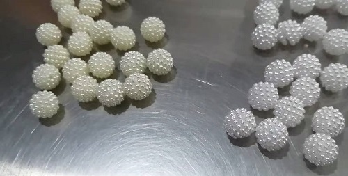 11月24日，帶回家做的手工項(xiàng)目，居家靈活就業(yè)的好副業(yè)，手工之家堅(jiān)持事業(yè)和方向很正確，圖為勵(lì)志珠珠繡串珠手工材料剪影
