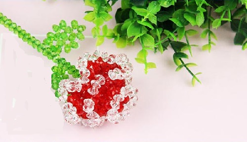 1月31日，正規(guī)可靠的手工項(xiàng)目，可以帶回家做的手工，手工之家都有什么品牌？圖為勵(lì)志珠珠繡串珠手工產(chǎn)品剪影