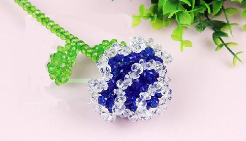 1月31日，正規(guī)可靠的手工項(xiàng)目，可以帶回家做的手工，手工之家都有什么品牌？圖為勵(lì)志珠珠繡串珠手工產(chǎn)品剪影