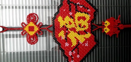 2月26日，靠譜的手工加工項(xiàng)目，在家做串珠手工掙錢，在手工之家，就知道了居家靈活就業(yè)的幸福，圖為勵志珠珠繡串珠手工產(chǎn)品剪影