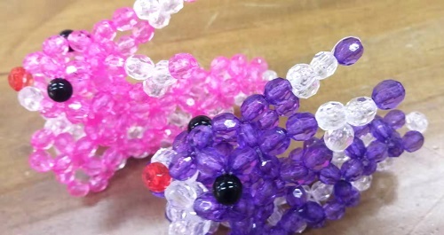 2月27日，靈活就業(yè)創(chuàng)業(yè)，手工加工回收項(xiàng)目，月底了，選擇了手工之家及珠繡串珠手工事業(yè)，都應(yīng)該更努力，圖為勵志珠珠繡串珠手工產(chǎn)品剪影