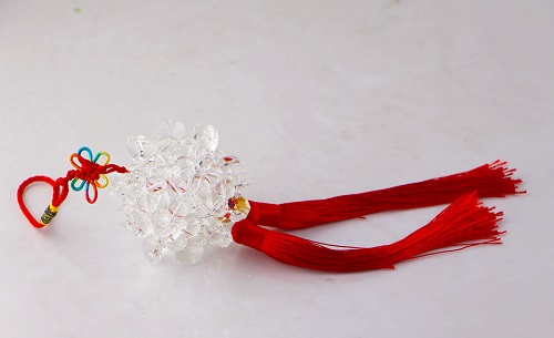 3月20日，穩(wěn)定可靠的手工副業(yè)，靈活就業(yè)做手工掙錢，在手工之家如何辦理合作，圖為勵(lì)志珠珠繡串珠手工產(chǎn)品剪影