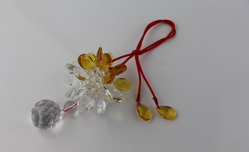 3月31日，帶回家做的手工副業(yè)，在家做飾品加工廠掙錢，在手工之家，幾個特點(diǎn)決定純手工項目適合靈活就業(yè)創(chuàng)業(yè)，圖為勵志珠珠繡串珠手工產(chǎn)品剪影
