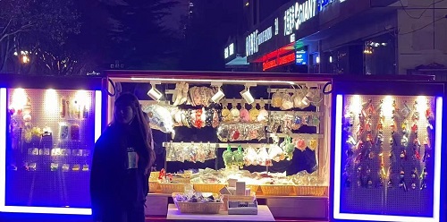 成品銷售新形態(tài)·移動潮品店，手工之家是這樣做的
