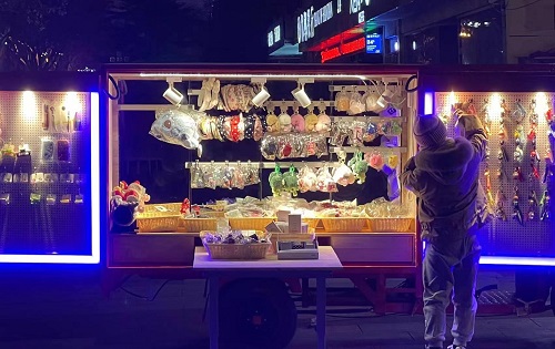 多一份好的收入，移動潮品店兼容并包，讓加工人員也可以這樣掙錢