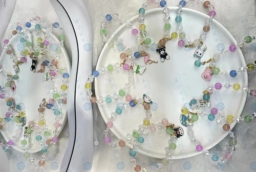 4月25日，在家做兼職的正規(guī)平臺，與家人一起做的靈活就業(yè)掙錢的副業(yè)，在手工之家產(chǎn)品為什么選擇多，圖為勵志珠珠繡串珠手工產(chǎn)品剪影