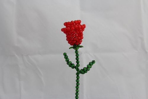 4月27日，在家里做什么可以掙錢又不用多投資，純手工項(xiàng)目受歡迎，手工之家的珠繡串珠項(xiàng)目好做在哪里，圖為勵(lì)志珠珠繡串珠手工產(chǎn)品剪影