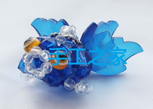 5月10日，在家兼職手工活，帶回家做的手工項(xiàng)目，在手工之家，為什么大家的收入有時差別那么大？圖為勵志珠珠繡串珠手工產(chǎn)品剪影