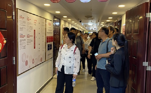 飾品加工廠+移動潮品店，讓大家一起做手工掙錢 ------ 記石家莊項目考察團隊到手工之家考察合作