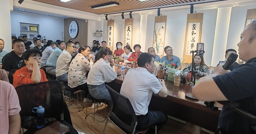 飾品加工廠+移動潮品店，讓大家一起做手工掙錢 ------ 記石家莊項目考察團隊到手工之家考察合作