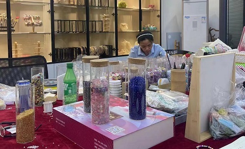 居家手工掙錢(qián)忙，端午安康粽飄香 ------ 手工之家給大家送上真摯祝福