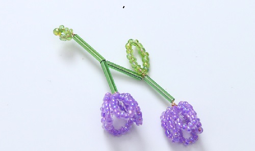 7月10日，家里干的手工活兼職，在家做的好副業(yè)，手工飾品加工廠，讓合作者有個好收入，在手工之家，1+1大于2，圖為串珠米珠繡手工產(chǎn)品剪影