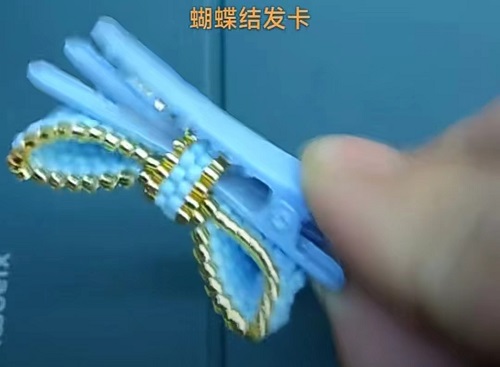 4月17日，手工活外發(fā)加工正規(guī)廠家，純手工加工串珠，開飾品加工廠，與手工之家合作，就是放心，圖為飾品類串珠純手工產(chǎn)品剪影