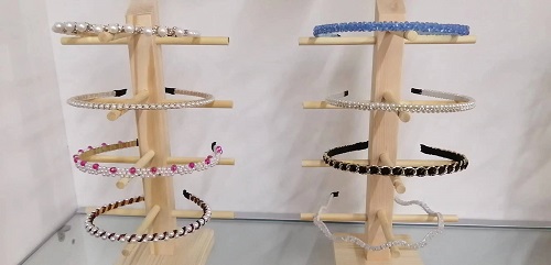 7月9日，手工活拿回家做在哪里找，外發(fā)加工接單平臺(tái)，在家做手工，開手工加工廠，在手工之家，創(chuàng)新不僅全面而且始終堅(jiān)持，圖為串珠米珠繡純手工產(chǎn)品剪影