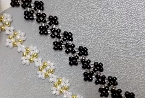 7月12日，在家做的手工活正規(guī)平臺，在家可以做的兼職工作，居家靈活就業(yè)好副業(yè)，開手工加工廠，手工之家純手工加工銷售讓合作人員收入很好，圖為串珠米珠繡手工產(chǎn)品剪影