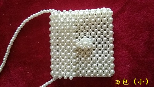 8月17日，可在家做的兼職手工活，想接正規(guī)廠家手工項目,做手工傳承官，在手工之家，重合作、重服務，圖為串珠米珠繡純手工產(chǎn)品剪影