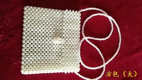 8月17日，可在家做的兼職手工活，想接正規(guī)廠家手工項目,做手工傳承官，在手工之家，重合作、重服務，圖為串珠米珠繡純手工產(chǎn)品剪影