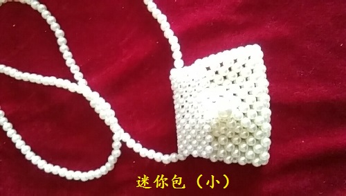 8月17日，可在家做的兼職手工活，想接正規(guī)廠家手工項目,做手工傳承官，在手工之家，重合作、重服務，圖為串珠米珠繡純手工產(chǎn)品剪影