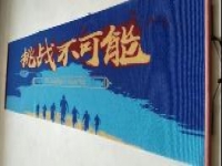 在家做珠繡串珠掙錢，因?yàn)檫@個帶回家做的手工活穩(wěn)定、好做