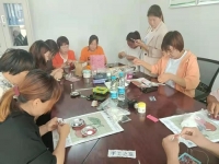 重管理，抓質(zhì)量，講效率，珠繡手工工作室越做越大