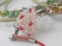 4月14日，靈活就業(yè)手工項目，居家手工好副業(yè)，在手工之家成長收獲，源于大家的認同和努力，圖為勵志珠珠繡串珠手工產(chǎn)品剪影