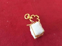 2月24日，手工活外發(fā)一手貨源，拿回家做的手工副業(yè)，在家開飾品加工廠掙錢，可以到手工之家實地考察合作嗎？圖為串珠米珠繡手工產品剪影